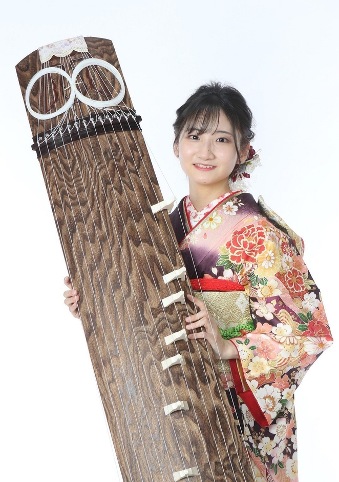 （筝） 鈴木鞠花氏