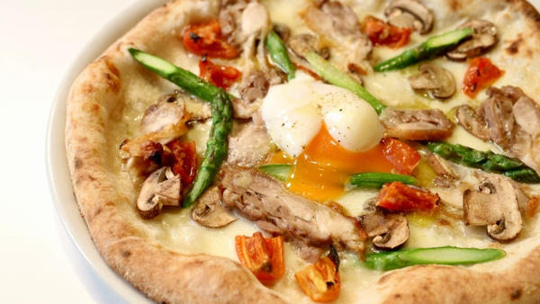 みやざき地頭鶏のビスマルク（2,400円）