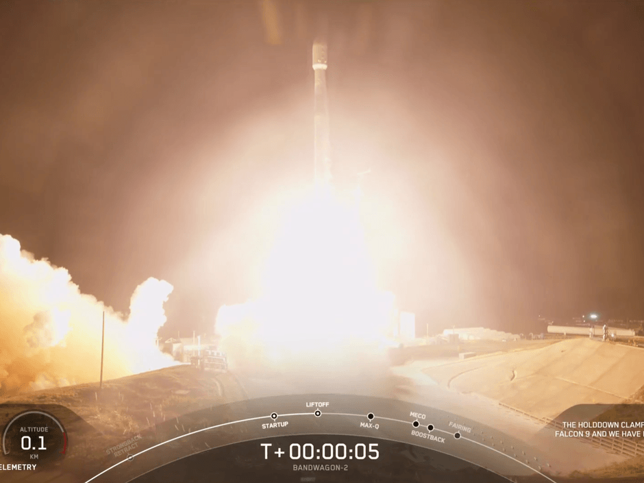 スペースX社配信映像-宇宙へ!