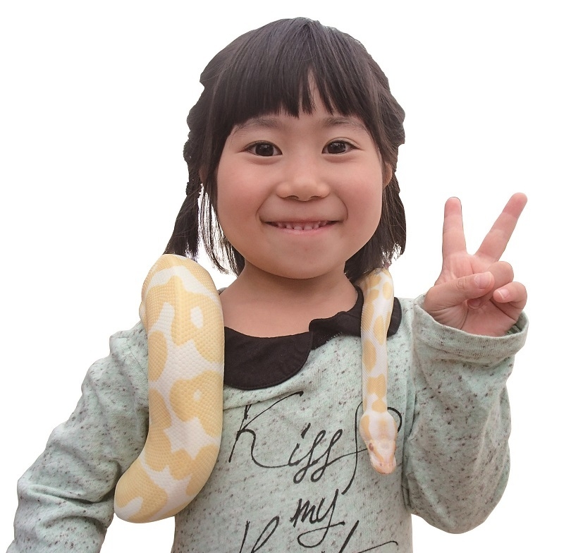 白蛇と記念撮影