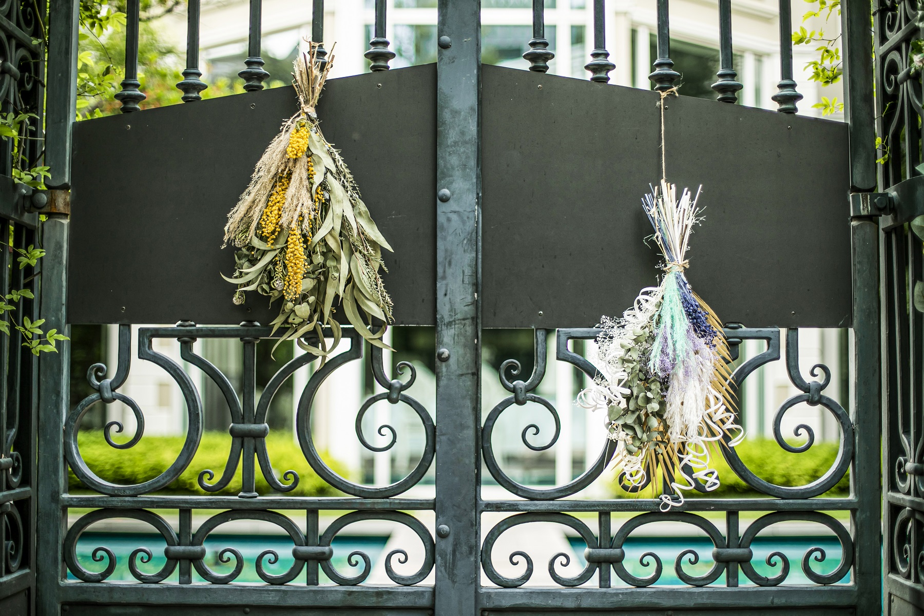 専属フローリストが指南!季節のお花を使ったスワッグ作り体験 童話“不思議の国のアリス”の世界へいざなうスイーツ&フードイベントも同時開催 『季節の花&スワッグワークショップ』