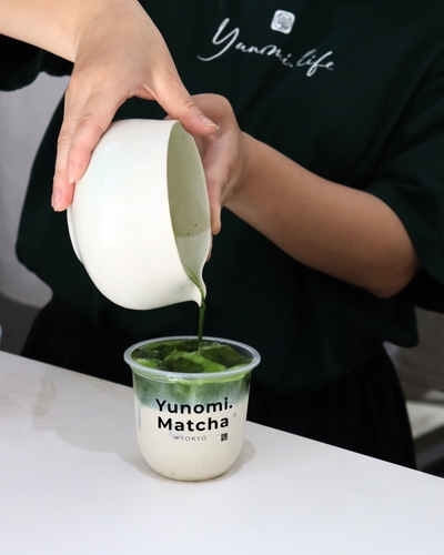 注文ごとに点てる抹茶ラテ