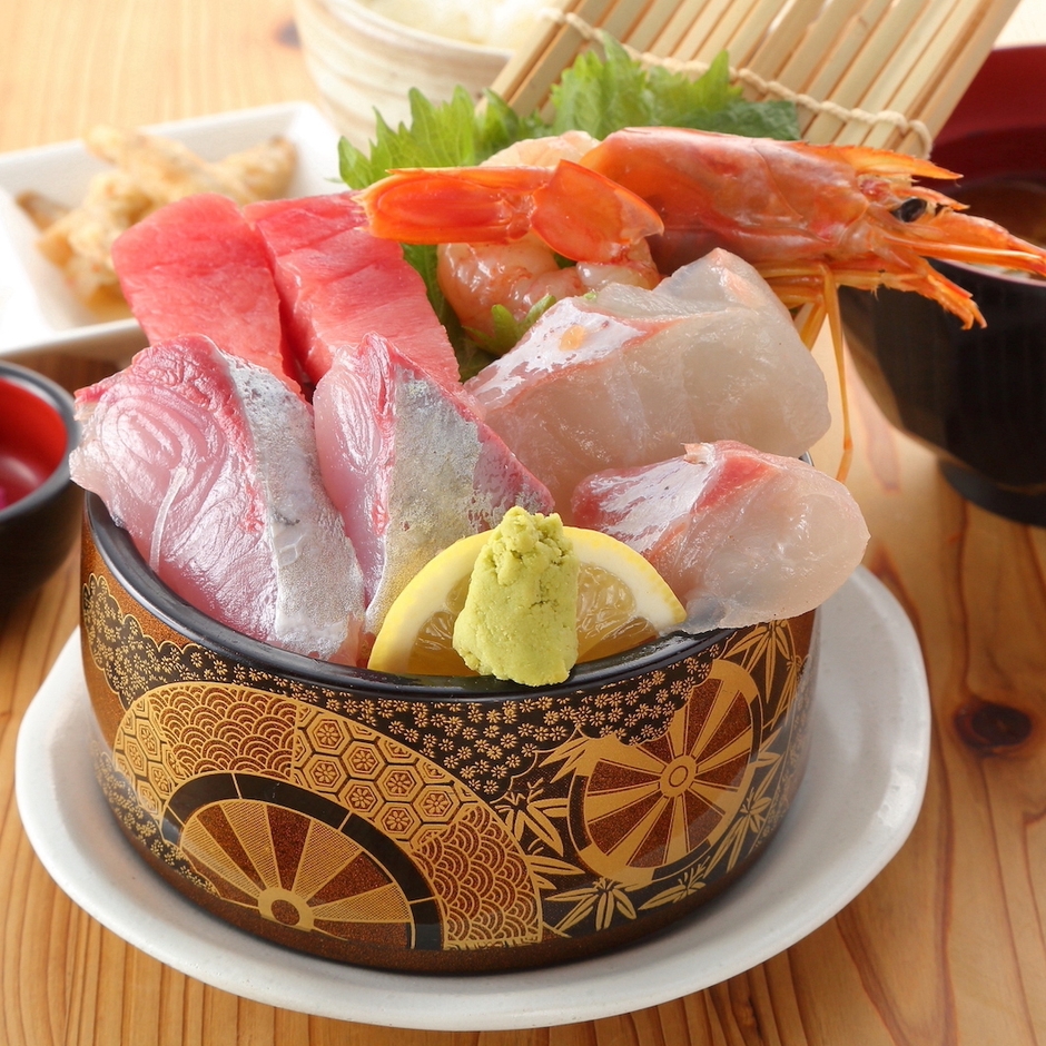 厚切り刺身4種盛り定食 880円