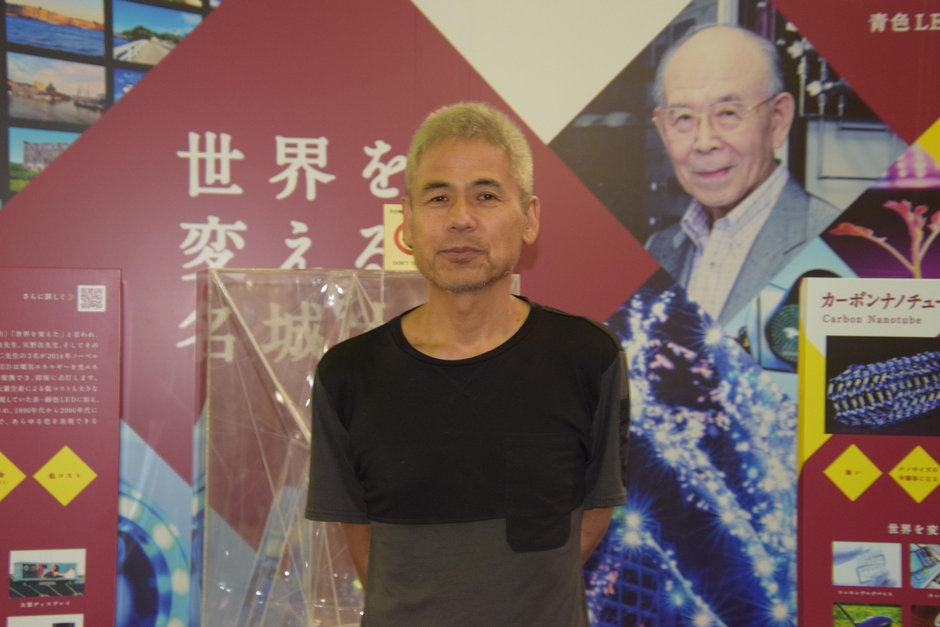 久し振りに附属図書館に立ち寄った中村さん（天白キャンパス）