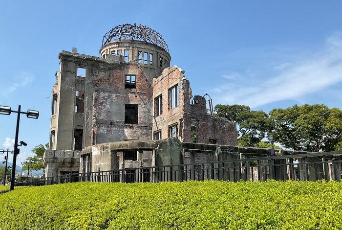 背面には原爆ドームもデザイン