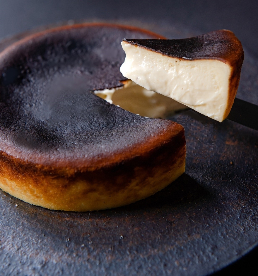 人気のオリジナルバスクチーズケーキ