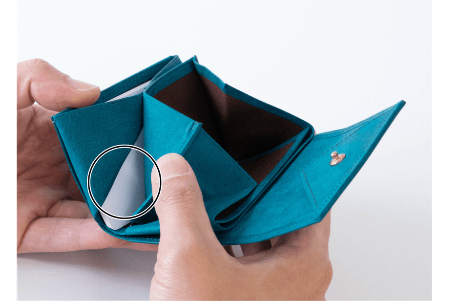 カード収納のエグリ