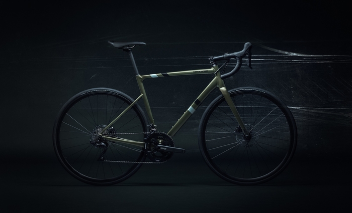 エアロを纏いさらに美しく速くなったCAAD13