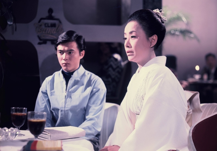 「美空ひばり・森進一の花と涙と炎」©1970 松竹株式会社