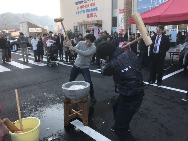 昨年のもちつき体験の様子