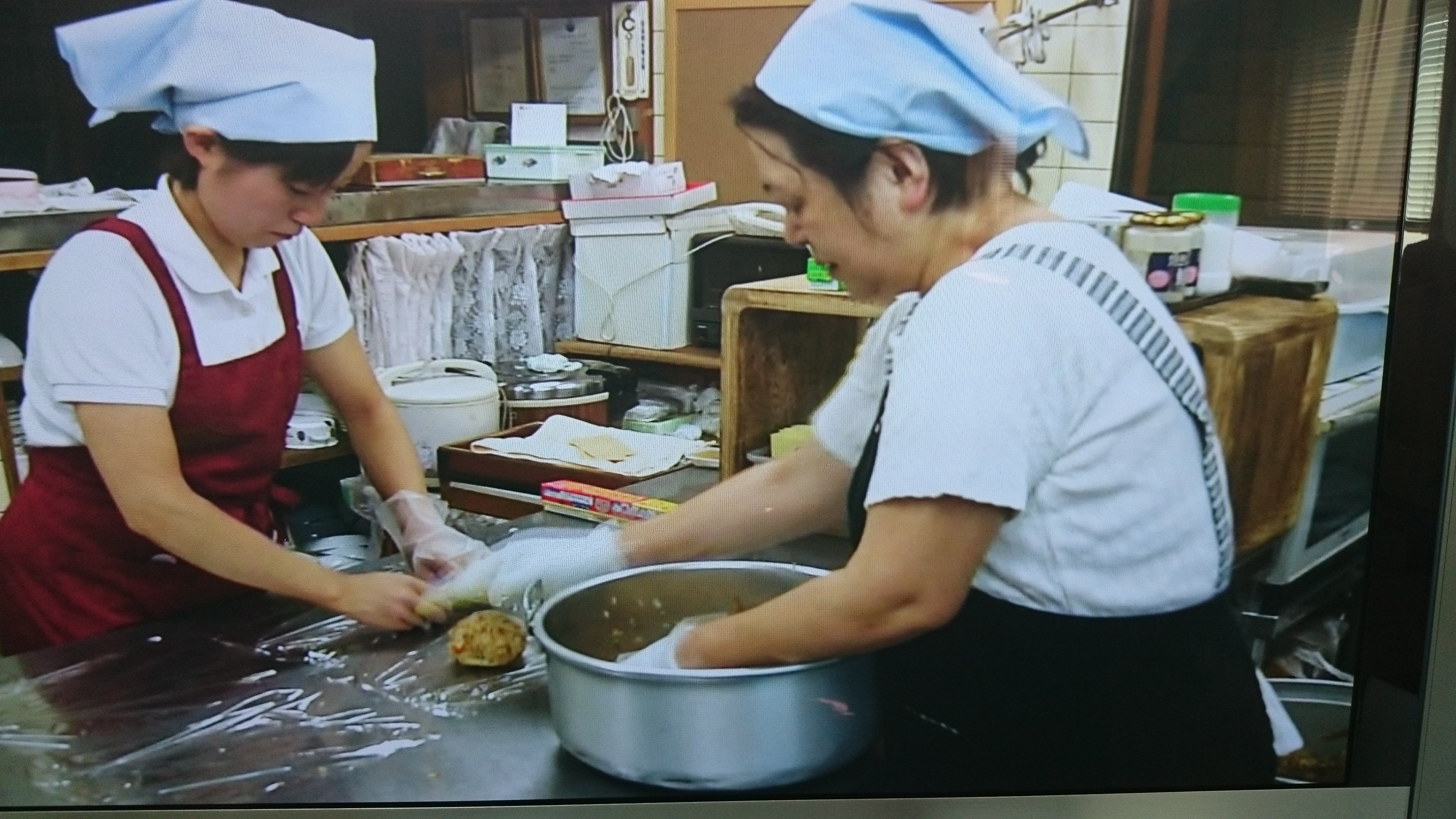 おにぎりも丁寧に一つずつ手作りしています。