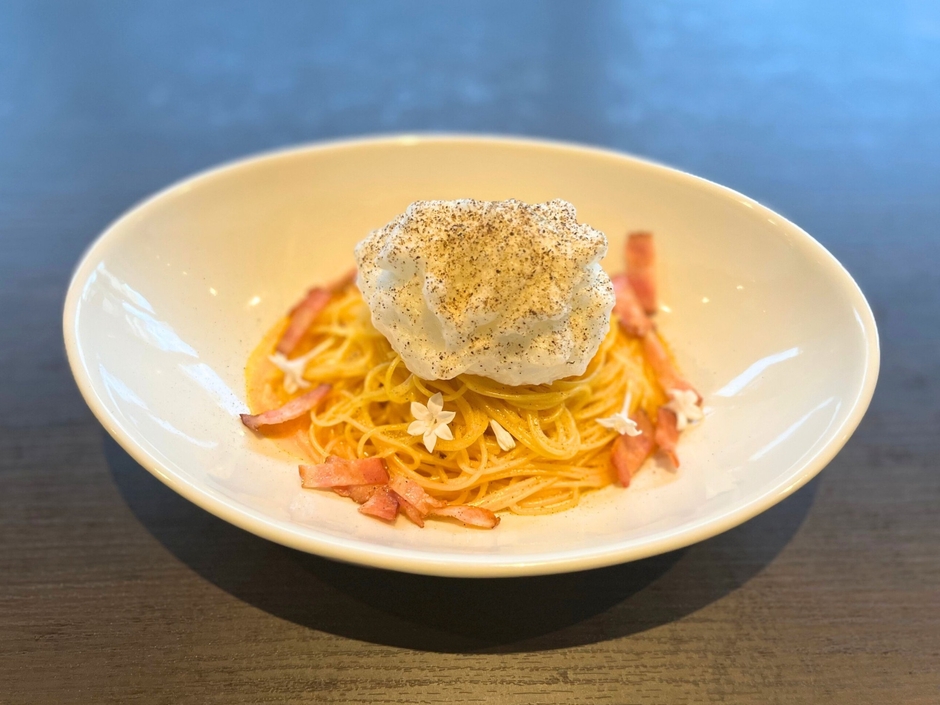 真由のふわふわカルボナーラ　ミニサラダ付き