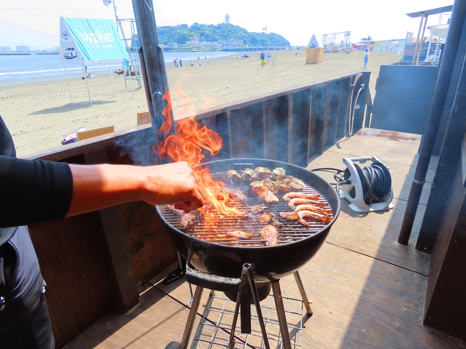 海と江ノ島を眺めてBBQを満喫