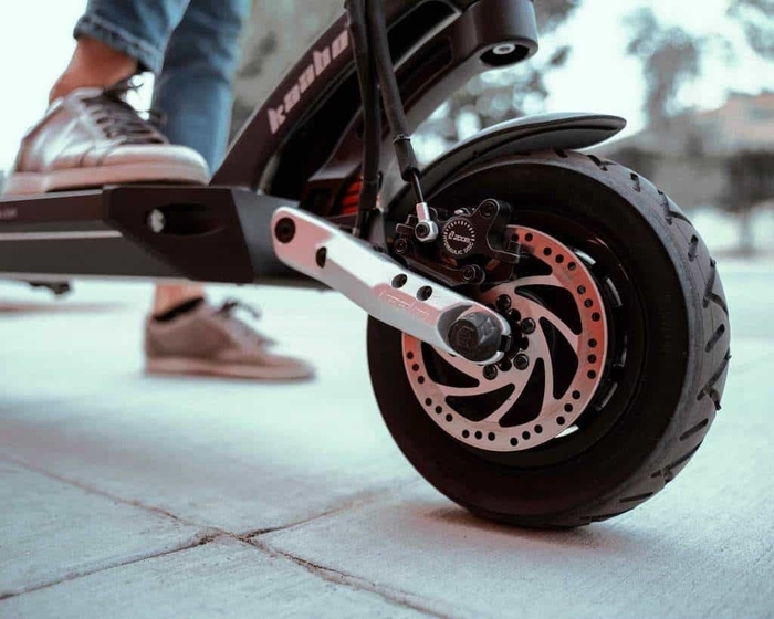 前後両輪にディスクブレーキを採用