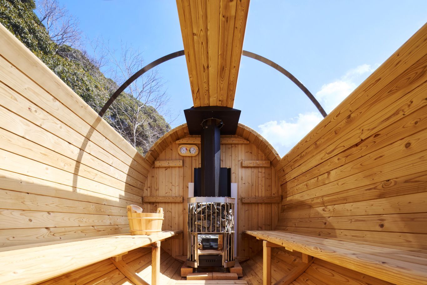 星が降りそそぐ吹抜けサウナ【千葉】