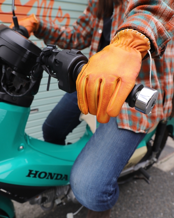 最高にSimpleでSportyに。カウスキンを使用したオリジナル本革レザーグローブ