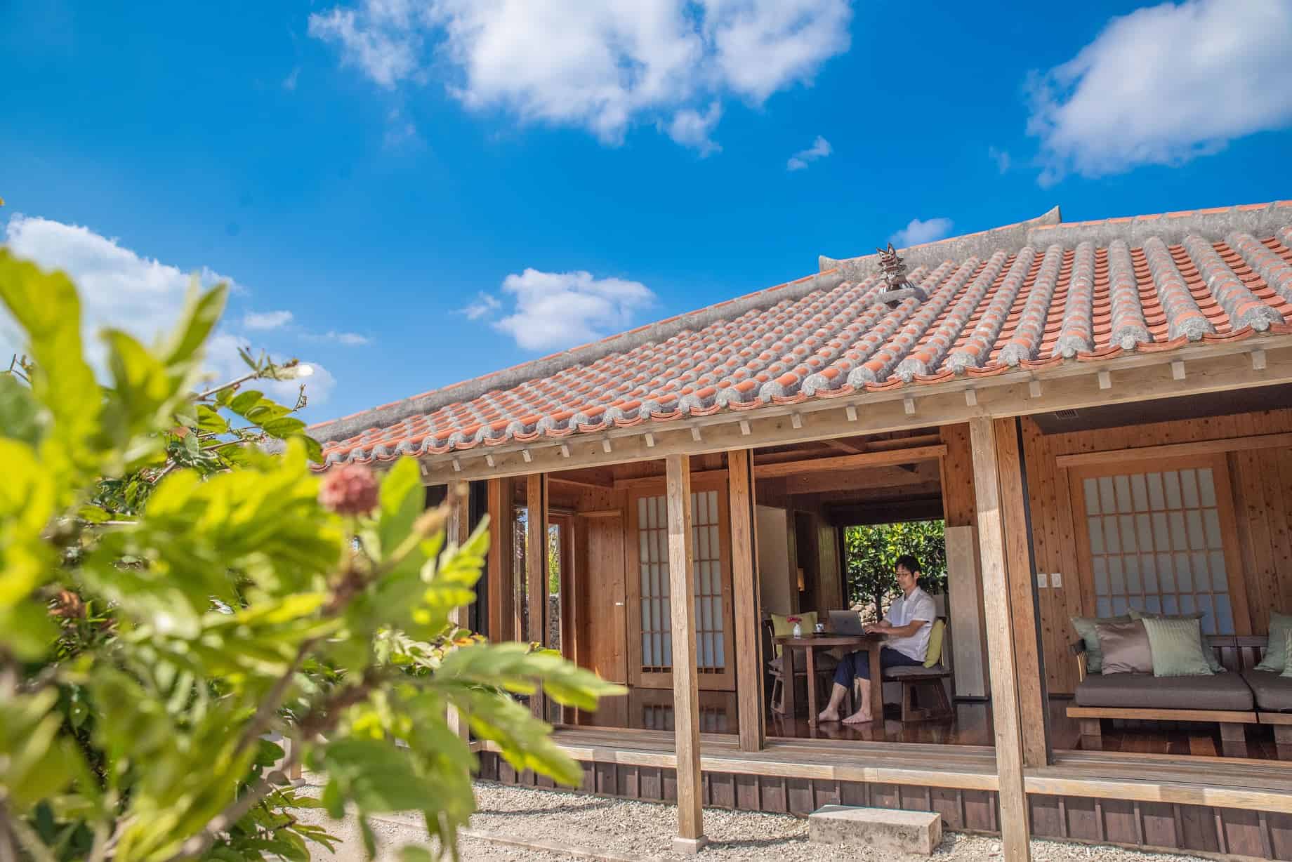 星のや竹富島 沖縄の原風景が残る竹富島にテレワークしながら1ヵ月暮らす 南風(ぱいかじ)ワーケーション滞在 通年での提供が決定しました