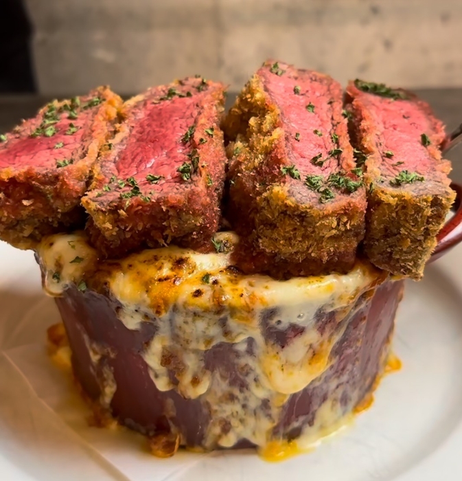 牛レアカツのボルケーノパスタ 2500円(税込)