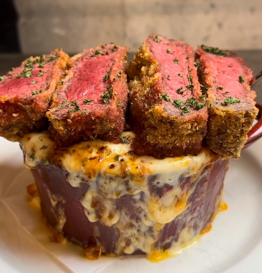 牛レアカツのボルケーノパスタ 2500円(税込)