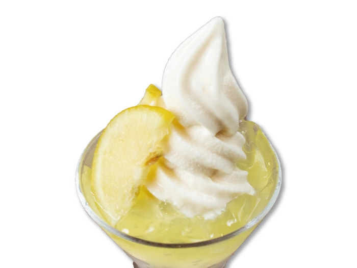 レモンパフェ 税込390円