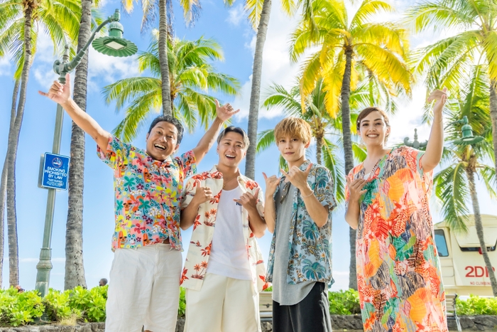 (左から)内野亮、大野雄大、岩岡徹、サーシャ