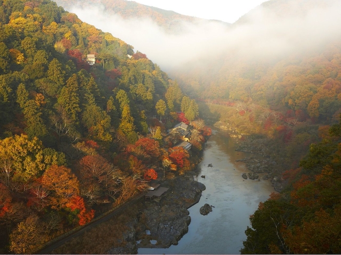 【星のや京都】紅葉・奥嵐山の俯瞰(1)