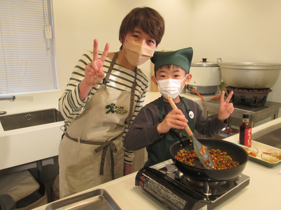 増山宗哉さんと野菜ソムリエの西川満希子さん