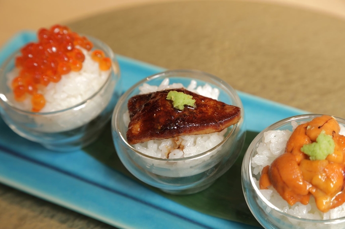 フォアグラ・いくら・雲丹3色おちょこ丼