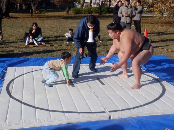 相撲体験（昨年開催時の様子）