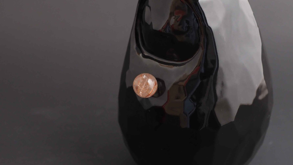 金色の針状が特徴のルチルクオーツ
