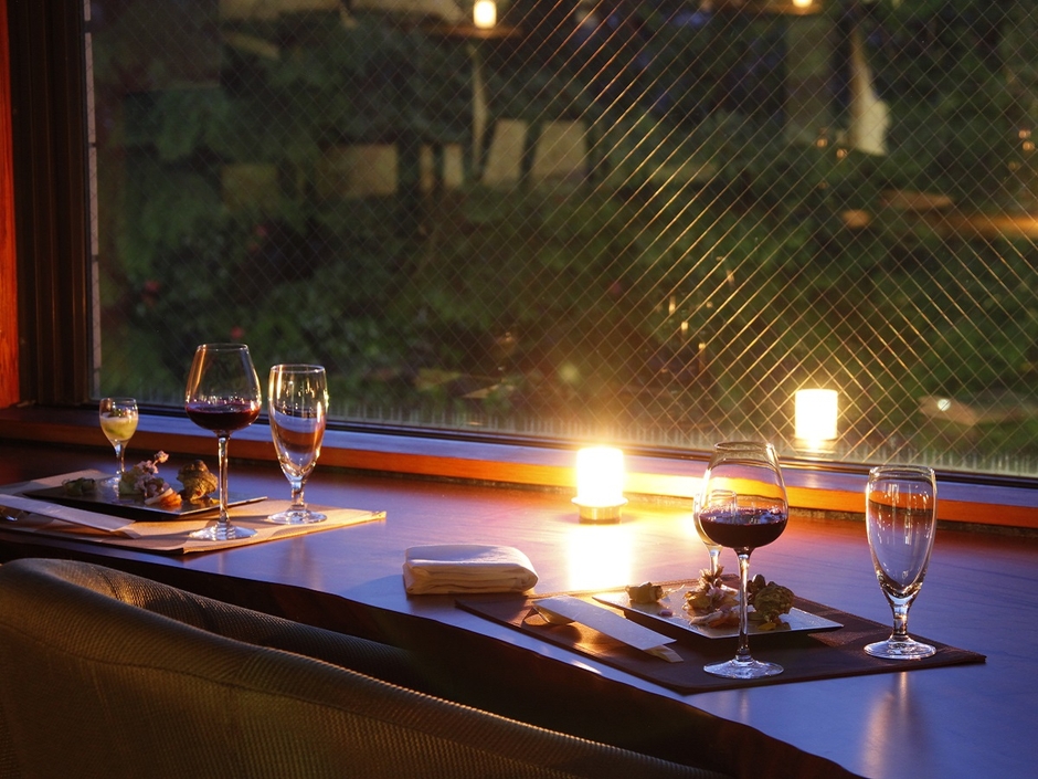 ご夕食・ご朝食の開始時間もスマホで簡単予約(※一部施設)