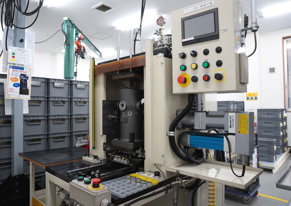 竹中専用設計のブッシュ圧入機