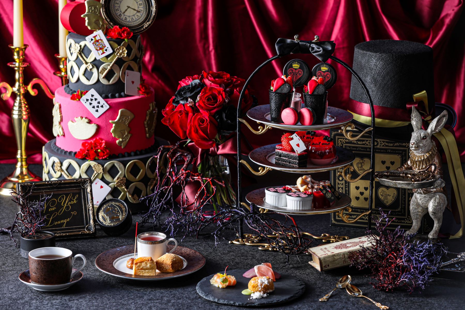 童話【不思議の国のアリス】の“ハートの女王”がテーマ！「ダーク