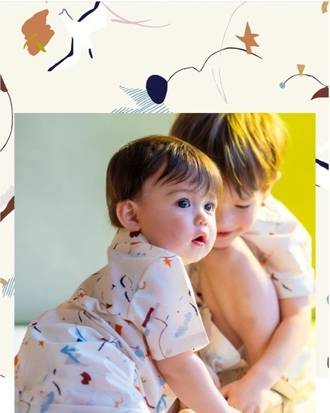 ＜そらの地図＞雲の間から降り注ぐ光の中を、旅鳥たちが飛んでいく。何千キロという距離を、休むことなく飛んでいく。翼に力がはらないときは、希望の存在が力になる。瞳を閉じると思い出す、約束のあの大地。太陽の位置を目印に、一直線に進んでいこう。