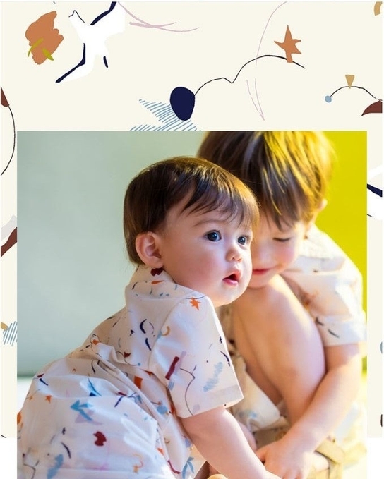 ＜そらの地図＞雲の間から降り注ぐ光の中を、旅鳥たちが飛んでいく。何千キロという距離を、休むことなく飛んでいく。翼に力がはらないときは、希望の存在が力になる。瞳を閉じると思い出す、約束のあの大地。太陽の位置を目印に、一直線に進んでいこう。