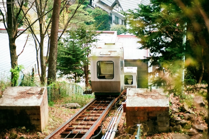 登山電車でサウナへ