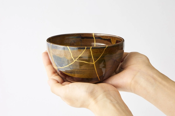 『蘇った器ほど美しい』─京都『⾁のひろ重 ⼋百屋』が⾦継ぎ器販売を開始、古いものに新しい価値を与える『⽇本の再⽣の美学』をインバウンド富裕層に発信