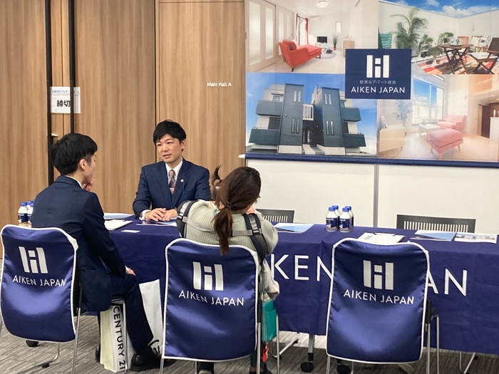 ブースでの個別相談の様子 ※写真はイメージです