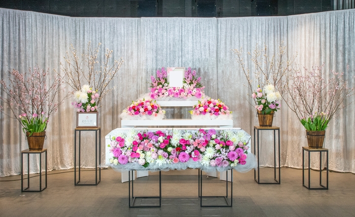 花で彩るお葬式　オリジナル祭壇(3)