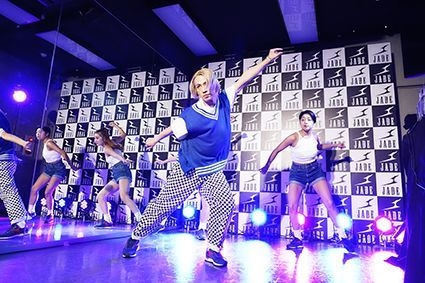 りゅうちぇるさん　初ダンス