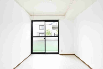 漆喰を使用した部屋で室内干しをすると、きっと驚かれるはず