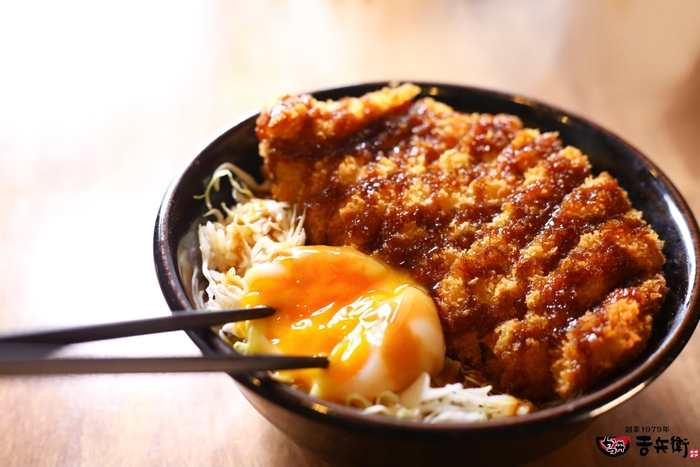 地元ソース使用!ソースかつ丼