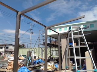 施工中