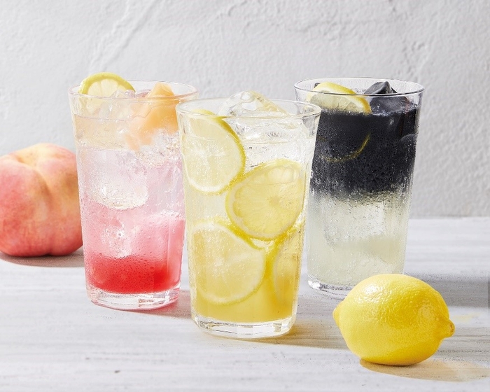 ピーチピンクレモネード M 550円、スーパーレモネード M 550円、ブラックレモネード M 495円