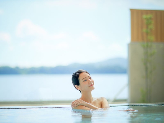 浜名湖一望の大浴場