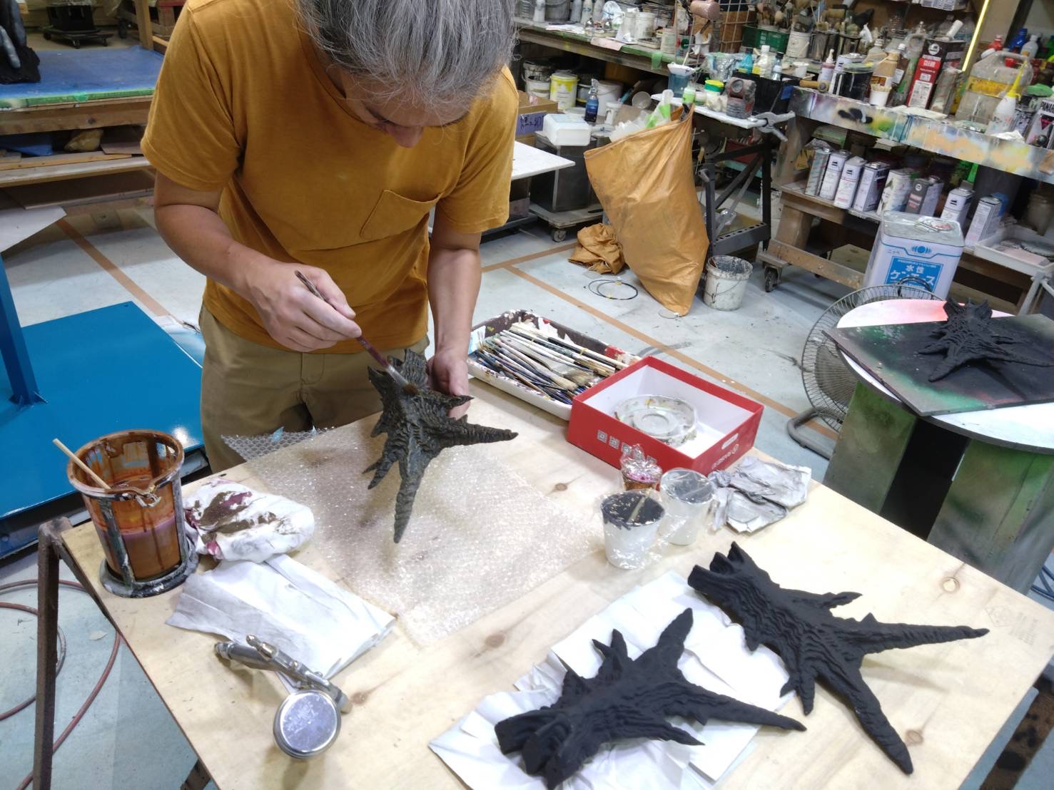 ゴジラ」シリーズの美術制作を手掛けてきた東宝映像美術が制作する