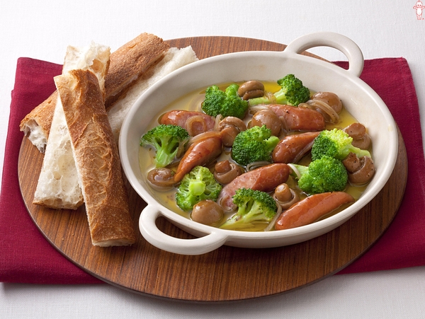 ブロッコリーとマッシュルームのアヒージョ