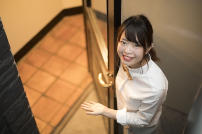 サービス 片山 21歳