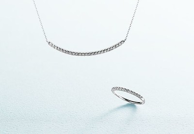 Pt950／Diamond　Necklace 152,000円＋Tax／Ring80,000円＋Tax
