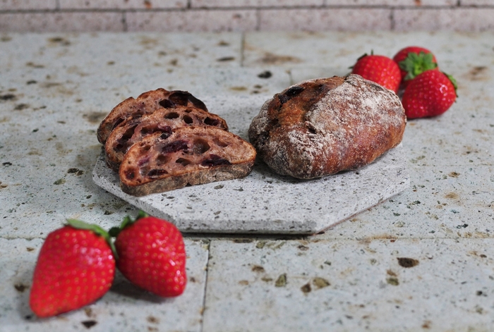 <ザ スタンダード ベイカーズ ファーム>とちおとめカンパーニュ